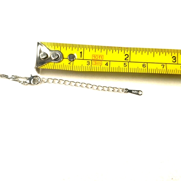 Round Cubic Zirconia Thanksgiving Mother Holding Child Gold Silver Tone Pendant - Picture 8 of 9